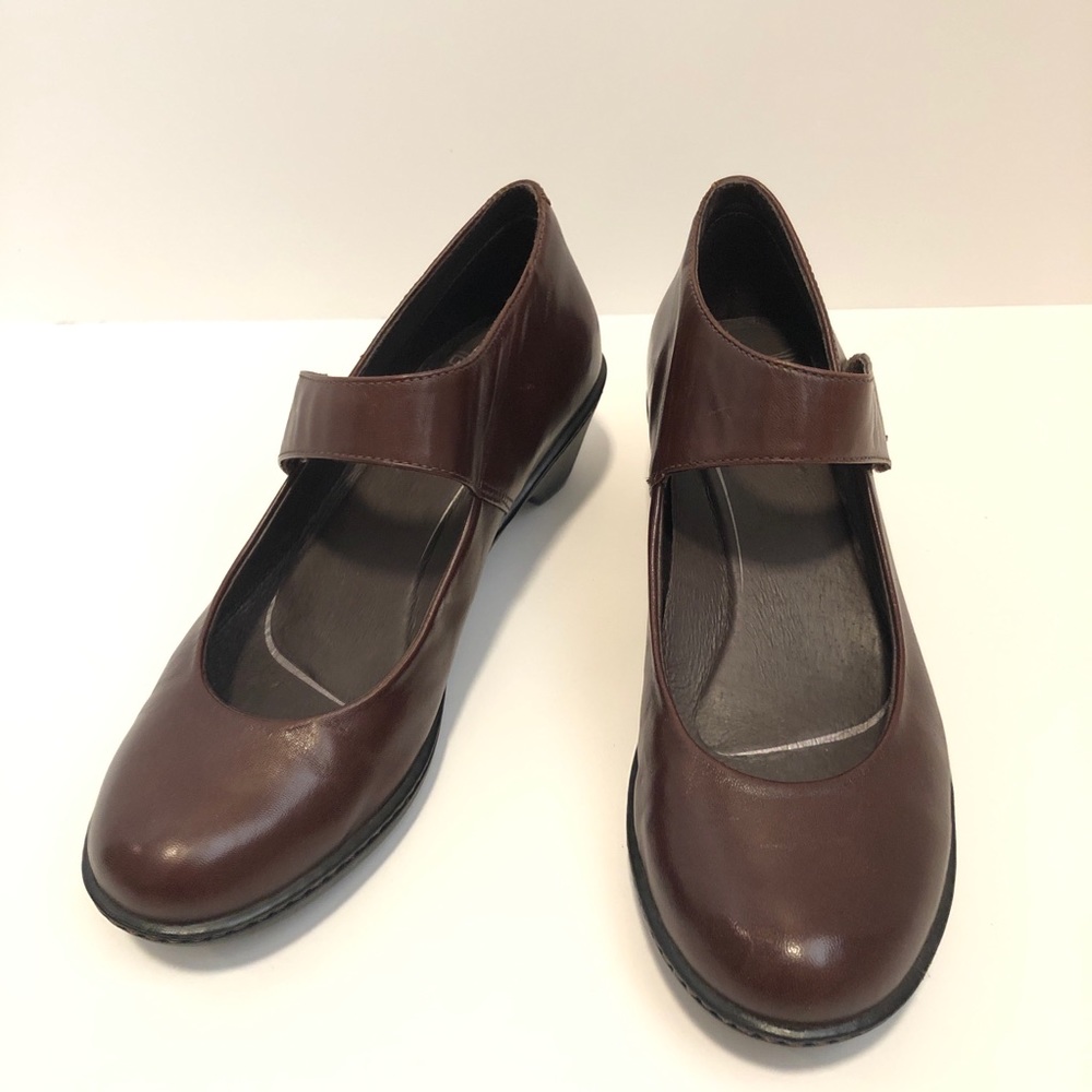 NWOT Dansko 36 Closed Toe Heel 6.5 Leather Casual